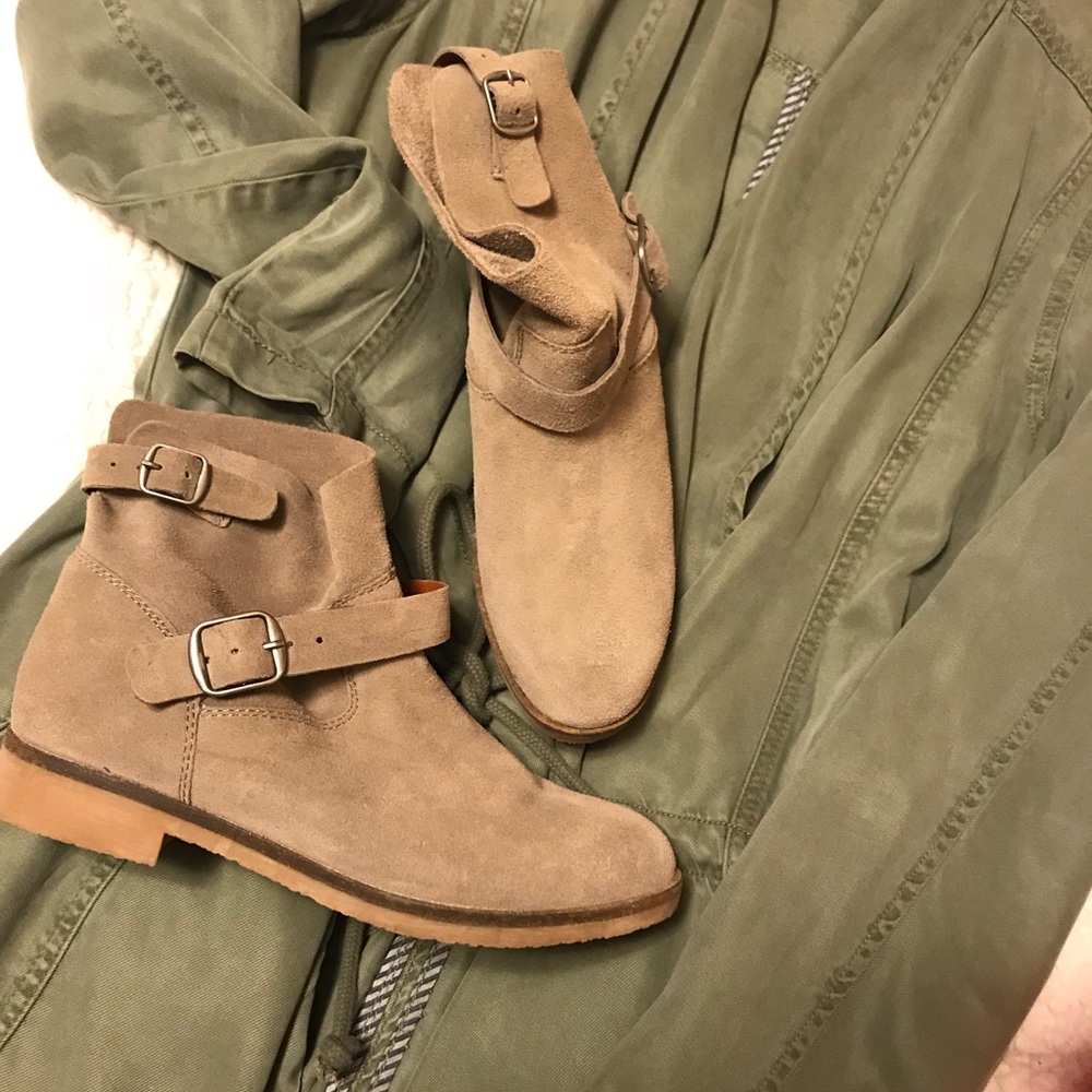 Lucky☘️Brand Taupe Flat Bootie